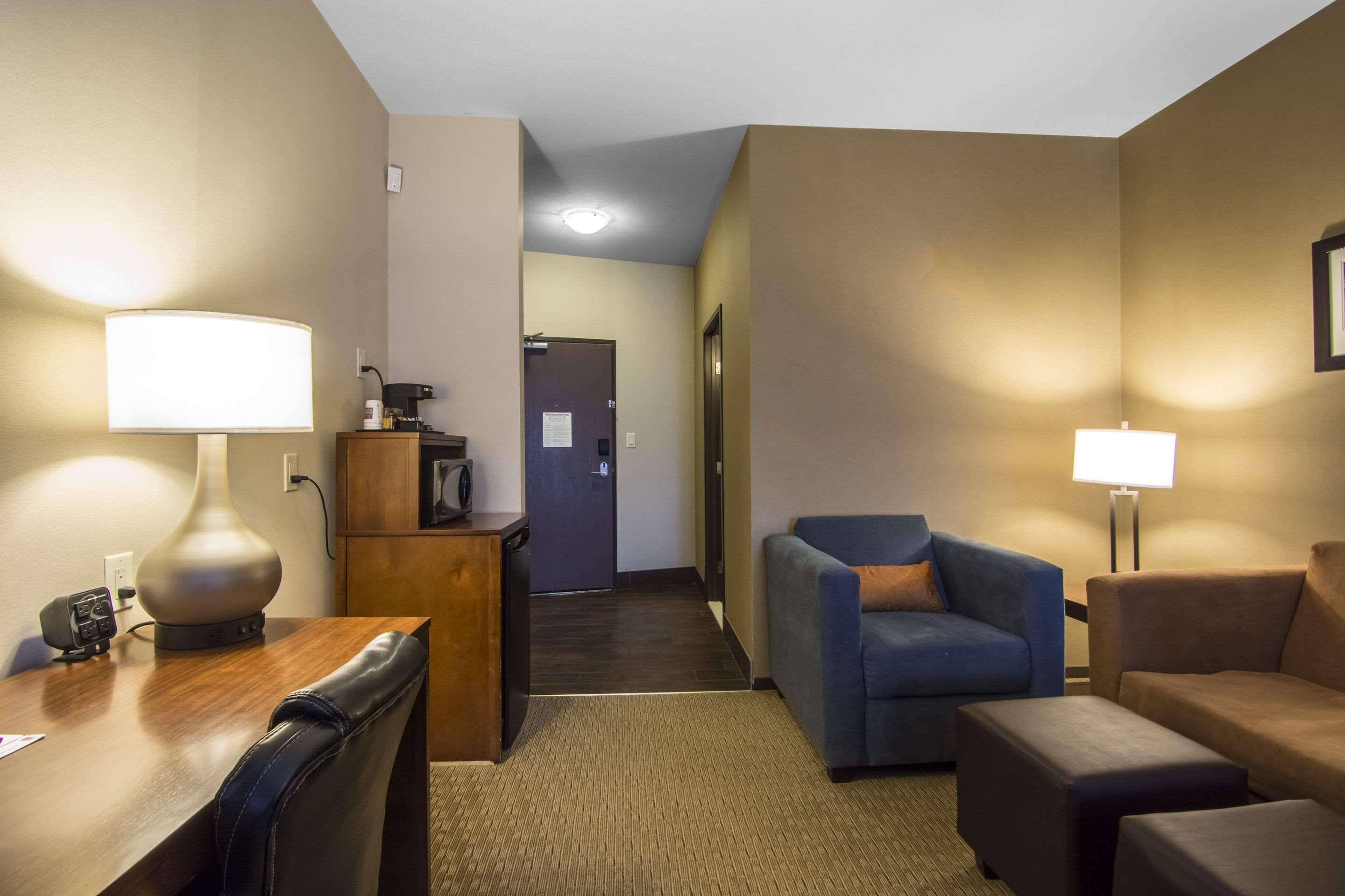 Comfort Suites Saskatoon Exterior foto