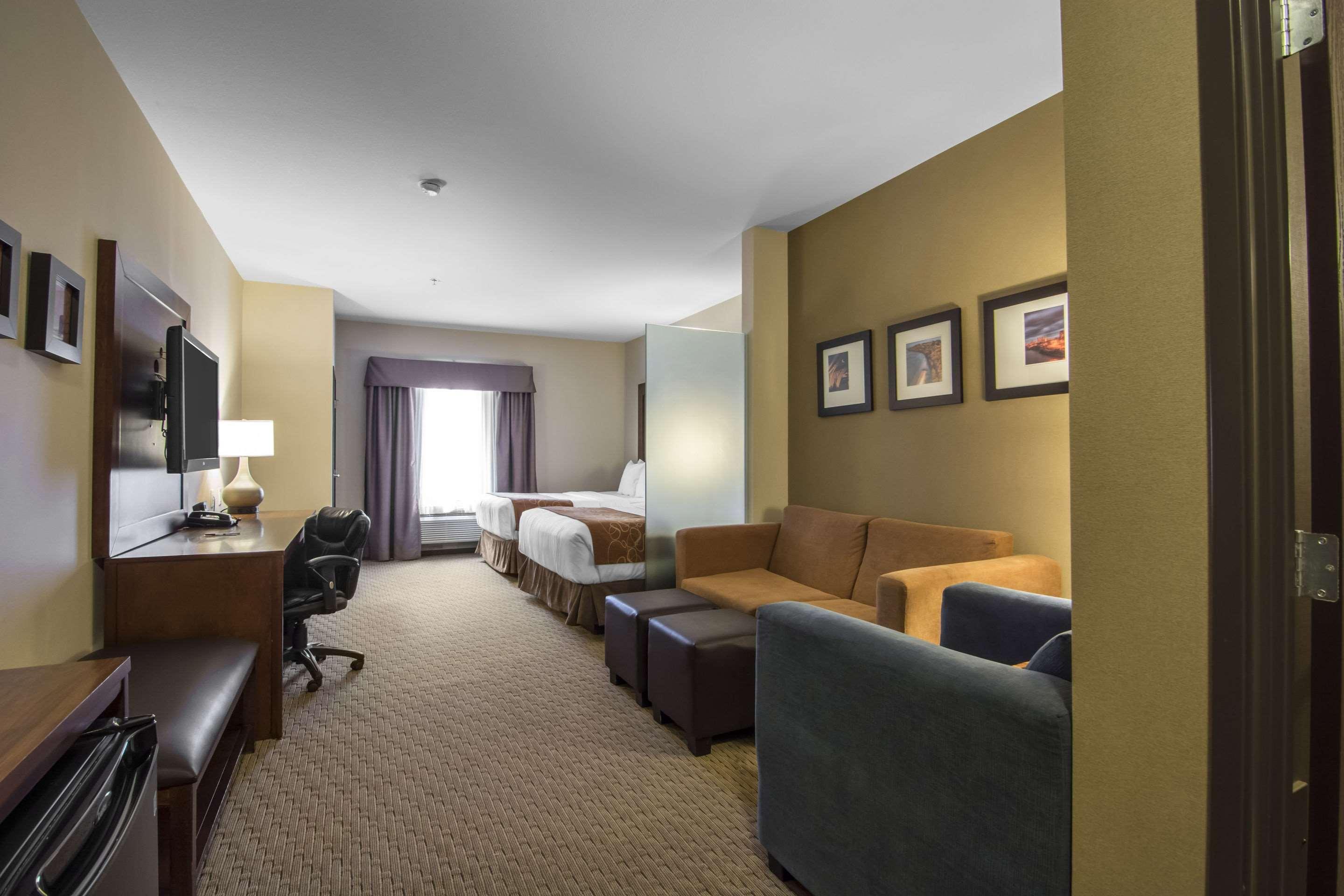 Comfort Suites Saskatoon Exterior foto