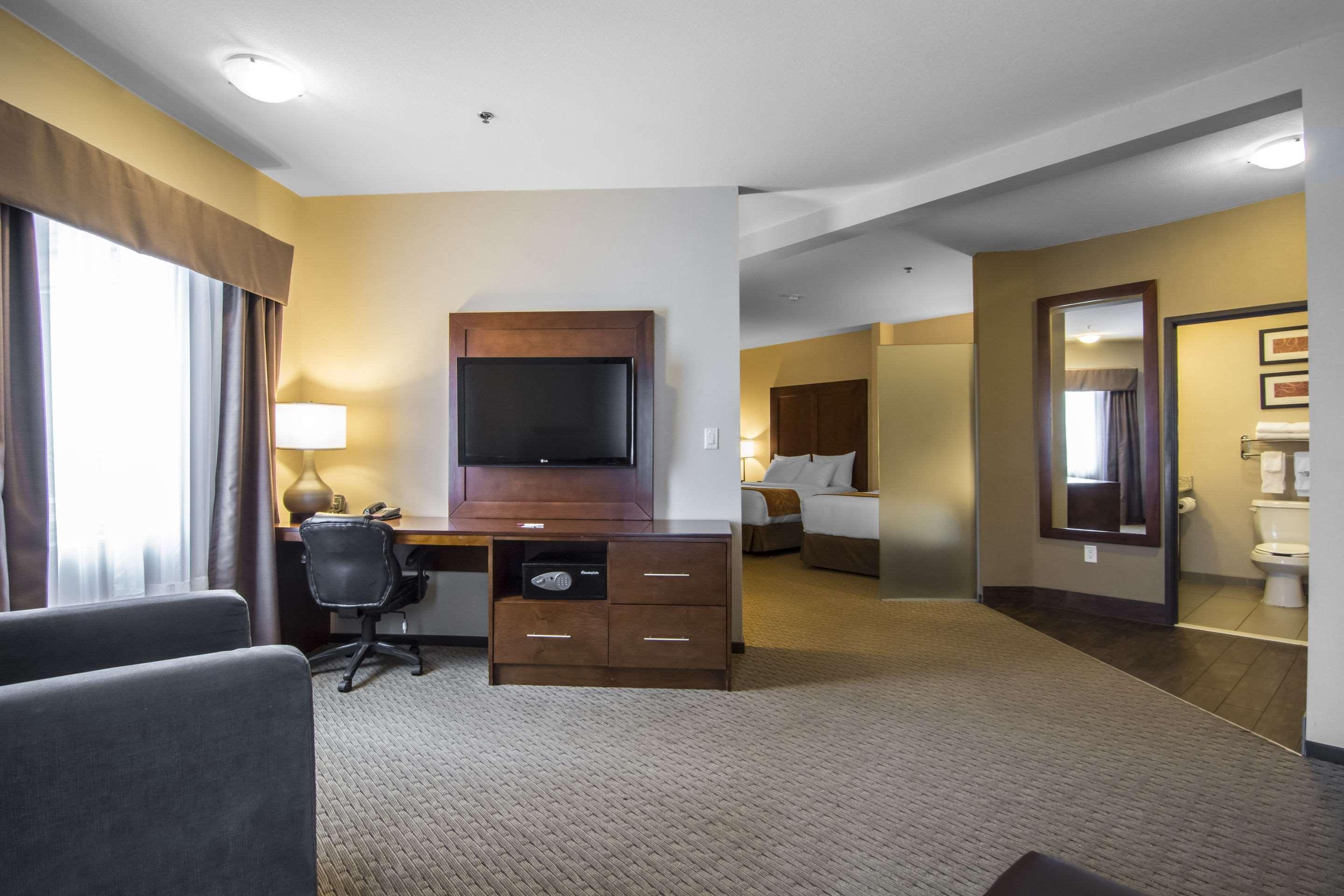 Comfort Suites Saskatoon Exterior foto