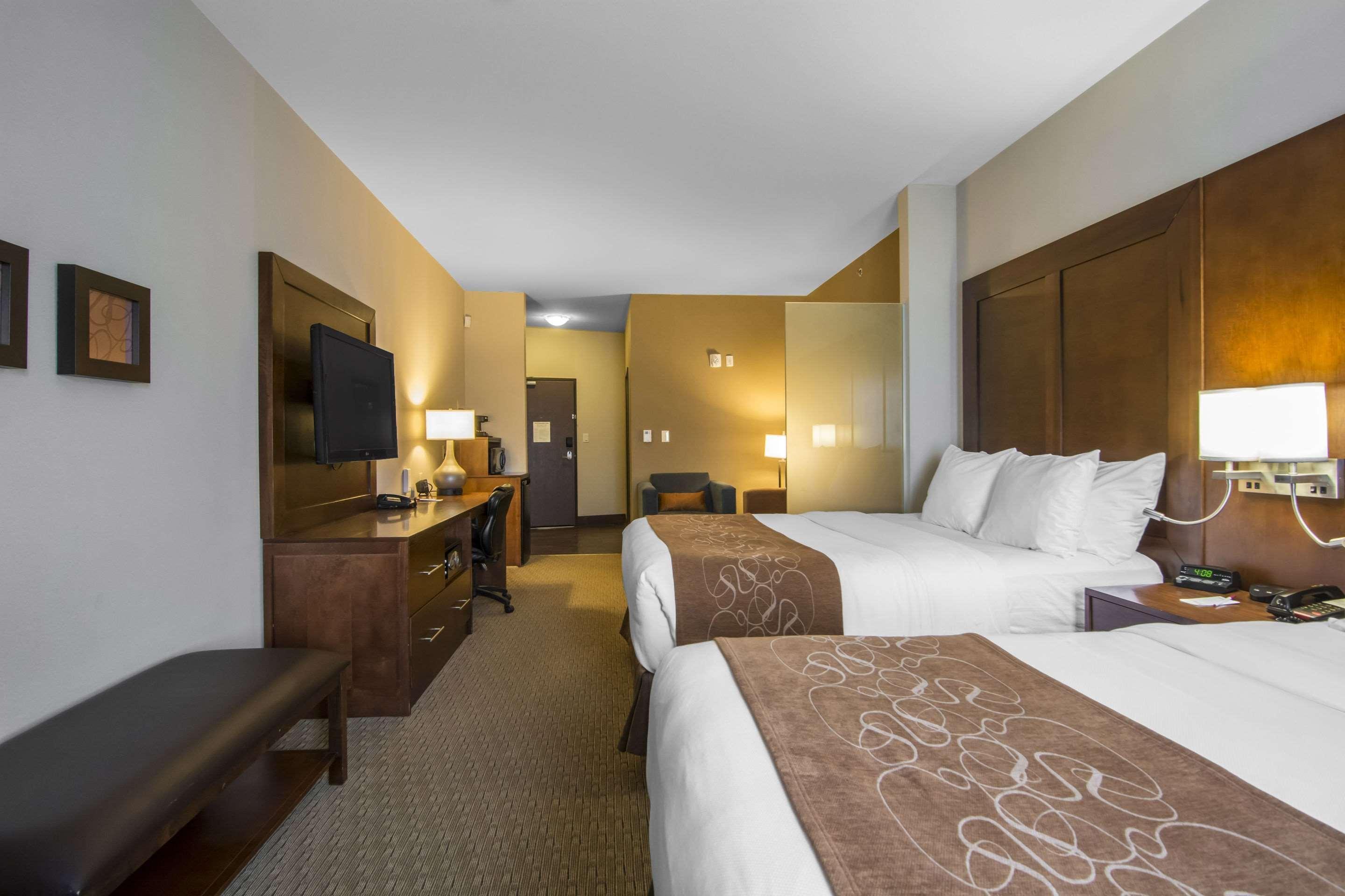 Comfort Suites Saskatoon Exterior foto