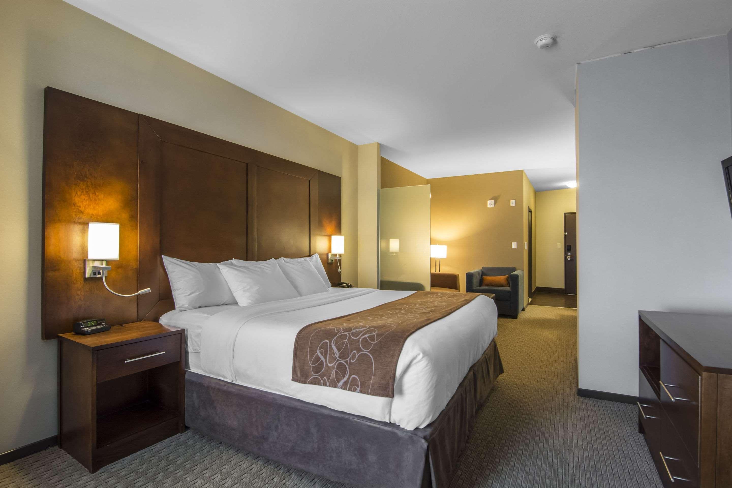 Comfort Suites Saskatoon Exterior foto