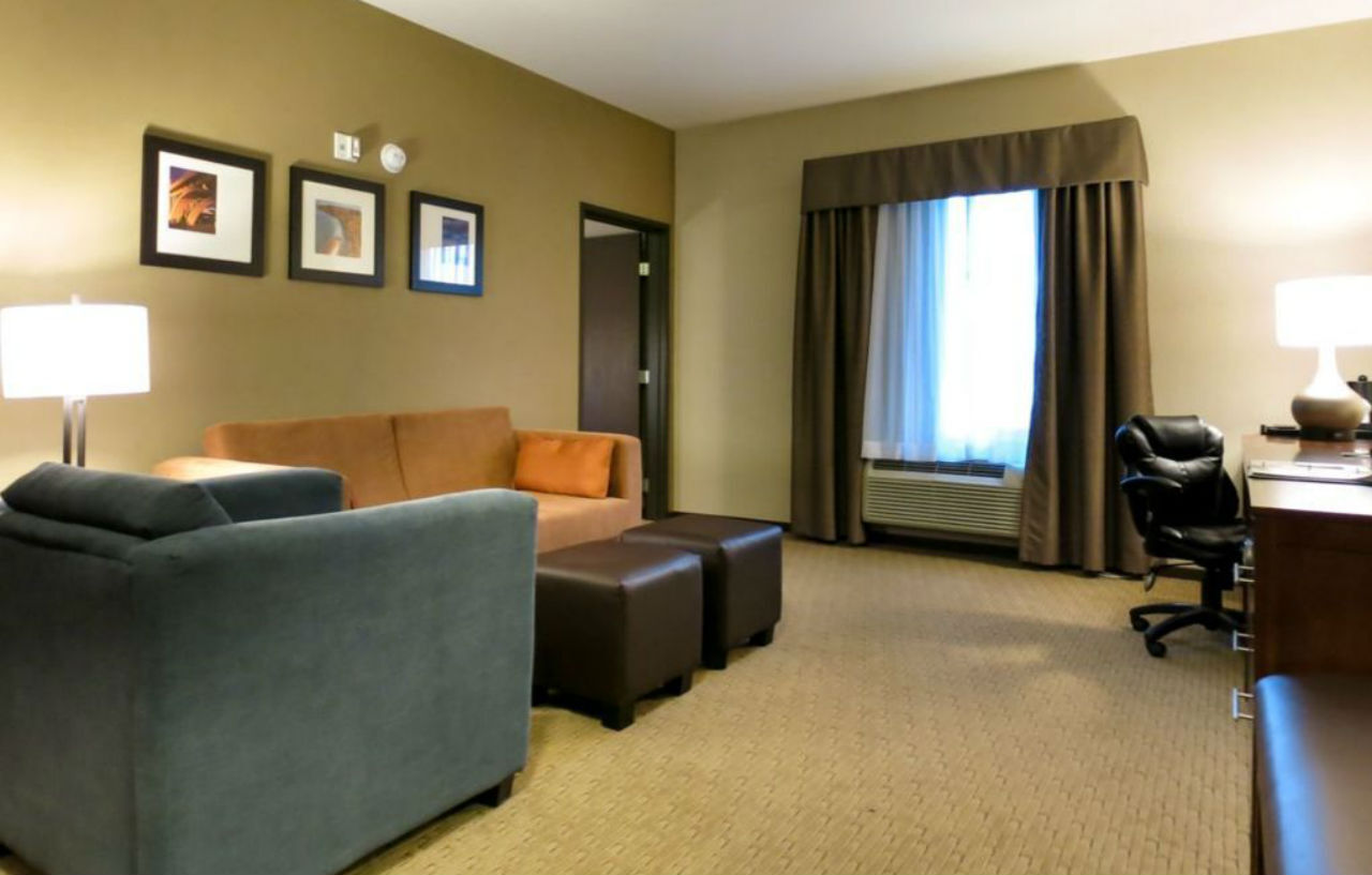 Comfort Suites Saskatoon Exterior foto